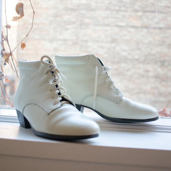 Vintage White Leather Booties Size 7 - Picture 2 of 8
